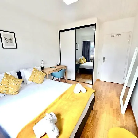 Apartment Spacious 3br With A Warm Terrace *